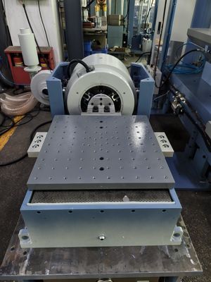 3-Achsen-Vibrationsprüfsysteme für die Straßensimulation von Fahrzeugteilen