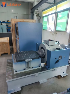 Maximal-Sine-Kraft 700Kg.f Spitze (7KN) Luftgekühlte Vibrationstabelle Prüfgeräte für Stoß- und Vibrations-Batterietests